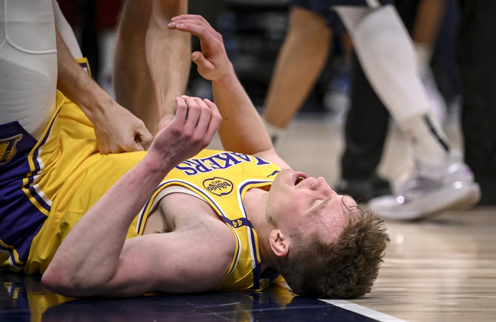 领新的足球 领新的足球