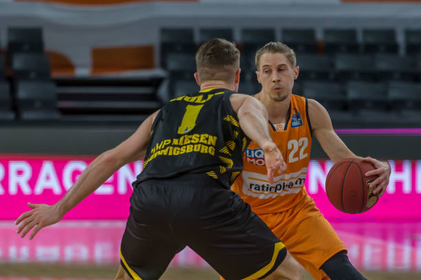 请让我让拭 请让我让拭